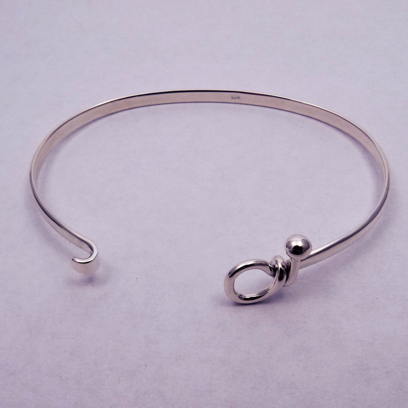 Blyth Simple Front Open Bangle